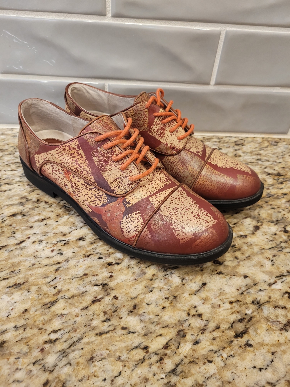 ICON Angie 462 Wearable Art lace-up shoes, Size 9